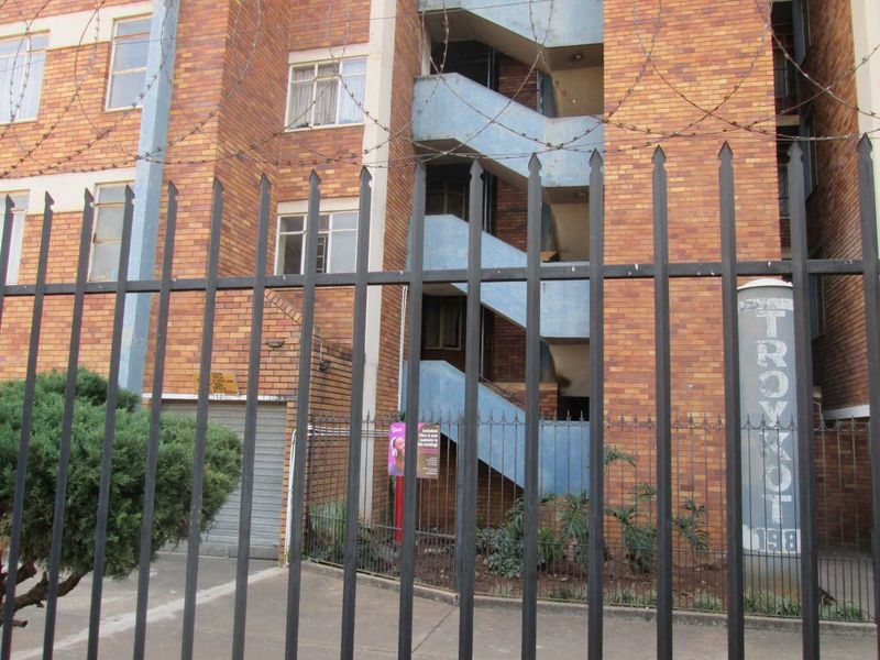 '' VERY BEAUTIFUL AND NEAT [2] TWO BEDROOMS APARTMENT FOR SALE - Photo 2