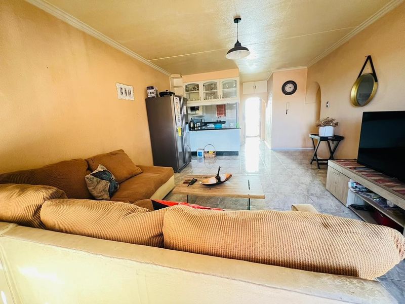 Townhouse For Sale in Randhart, Alberton - Photo 7