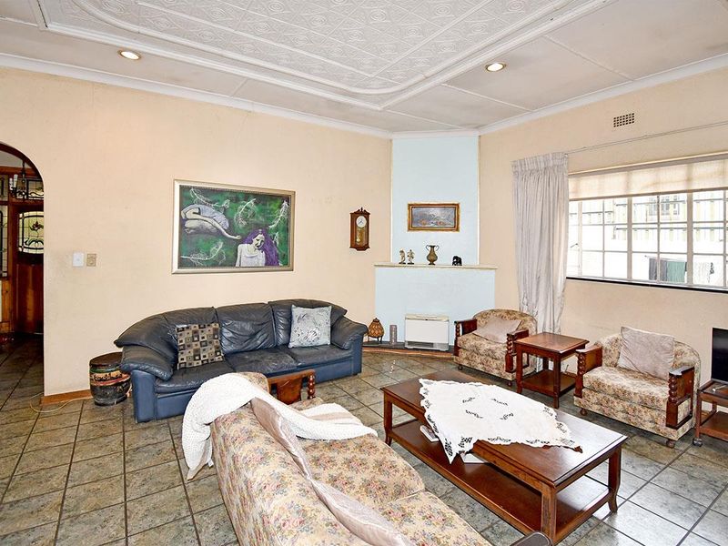 Position, position, position - Photo 10