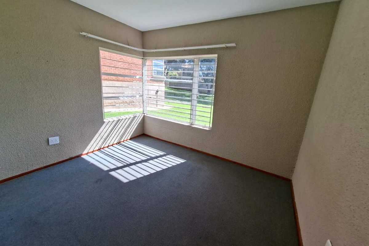 NEAT GROUND FLOOR WITH TRANQULITY - Photo 2