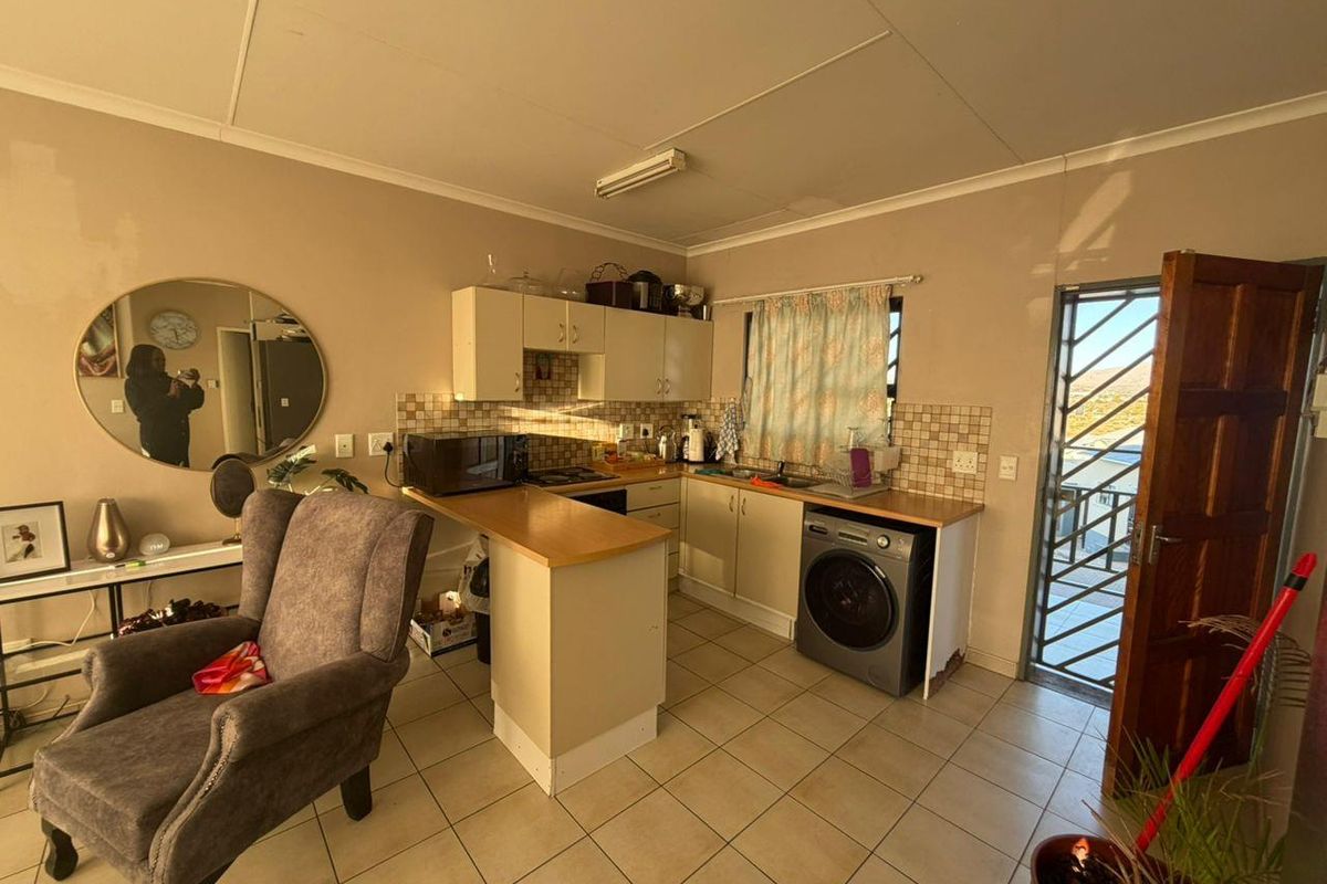 2 BEDROOM APARTMENT FOR SALE - ROCKY CREST - Photo 5
