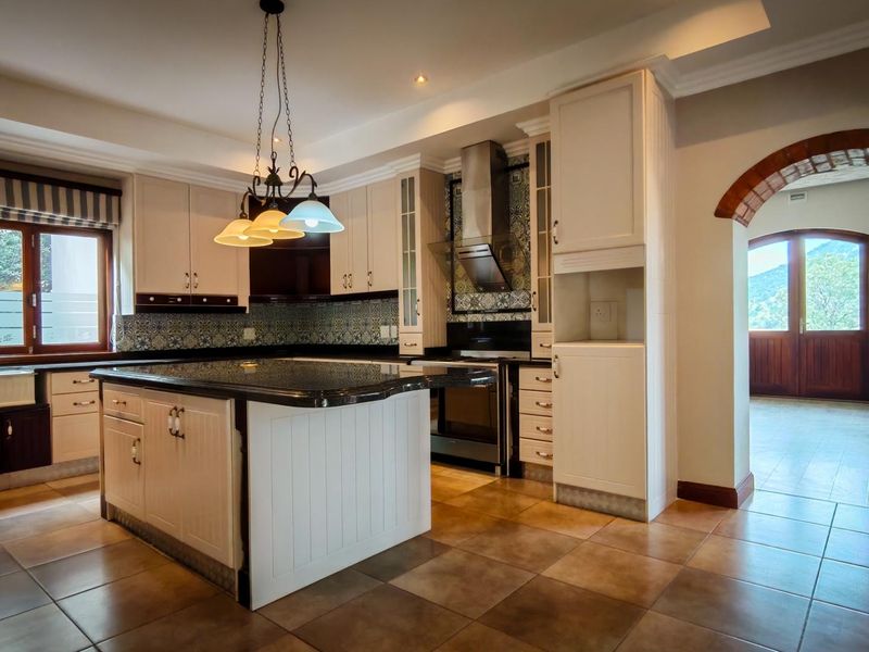 Magnificent residence with flatlet for sale in Estate D Afrique - Photo 9