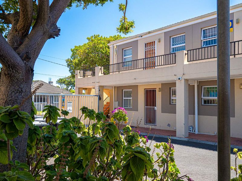 GARLANDALE, 2 BEDS WITH MASSIVE GARDEN - Photo 2