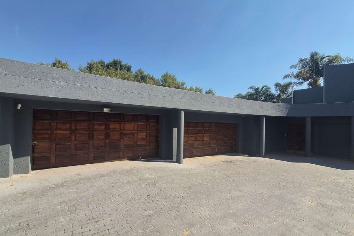 Exceptional 5 Bedroom Free Standing House in Morningside – Prime Position Near Sandton CBD | Ideal Luxury Home or Boutique Guesthouse Opportunity** - Photo 2