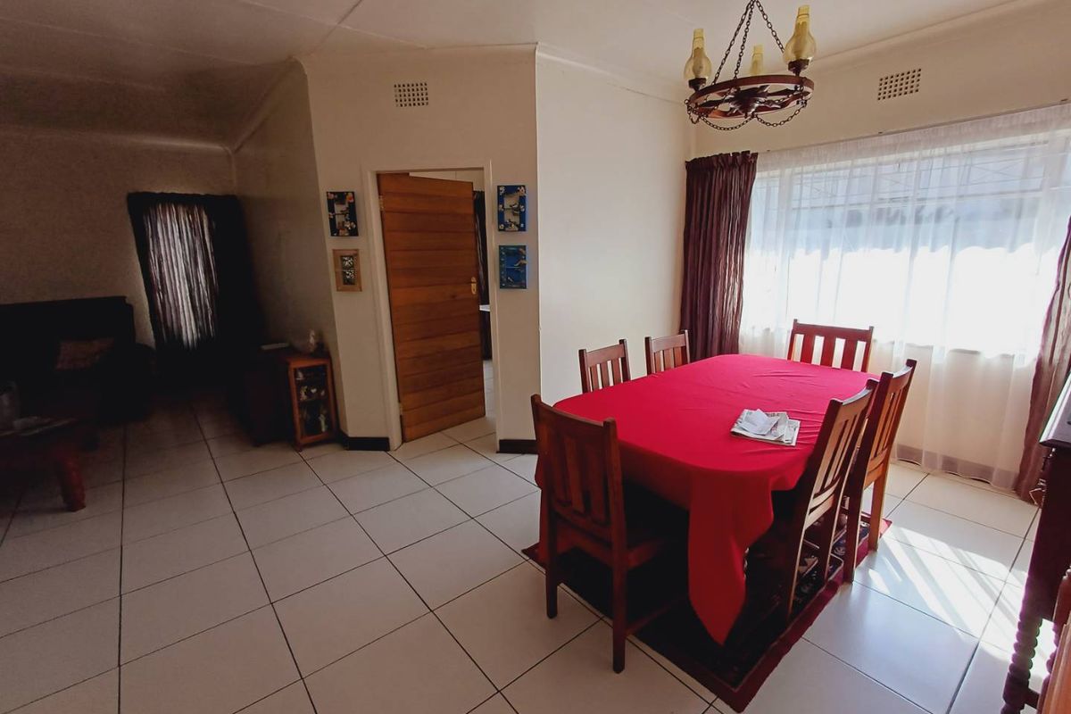 Dream Home with Granny Flat in Sought-After Farramere - Photo 3