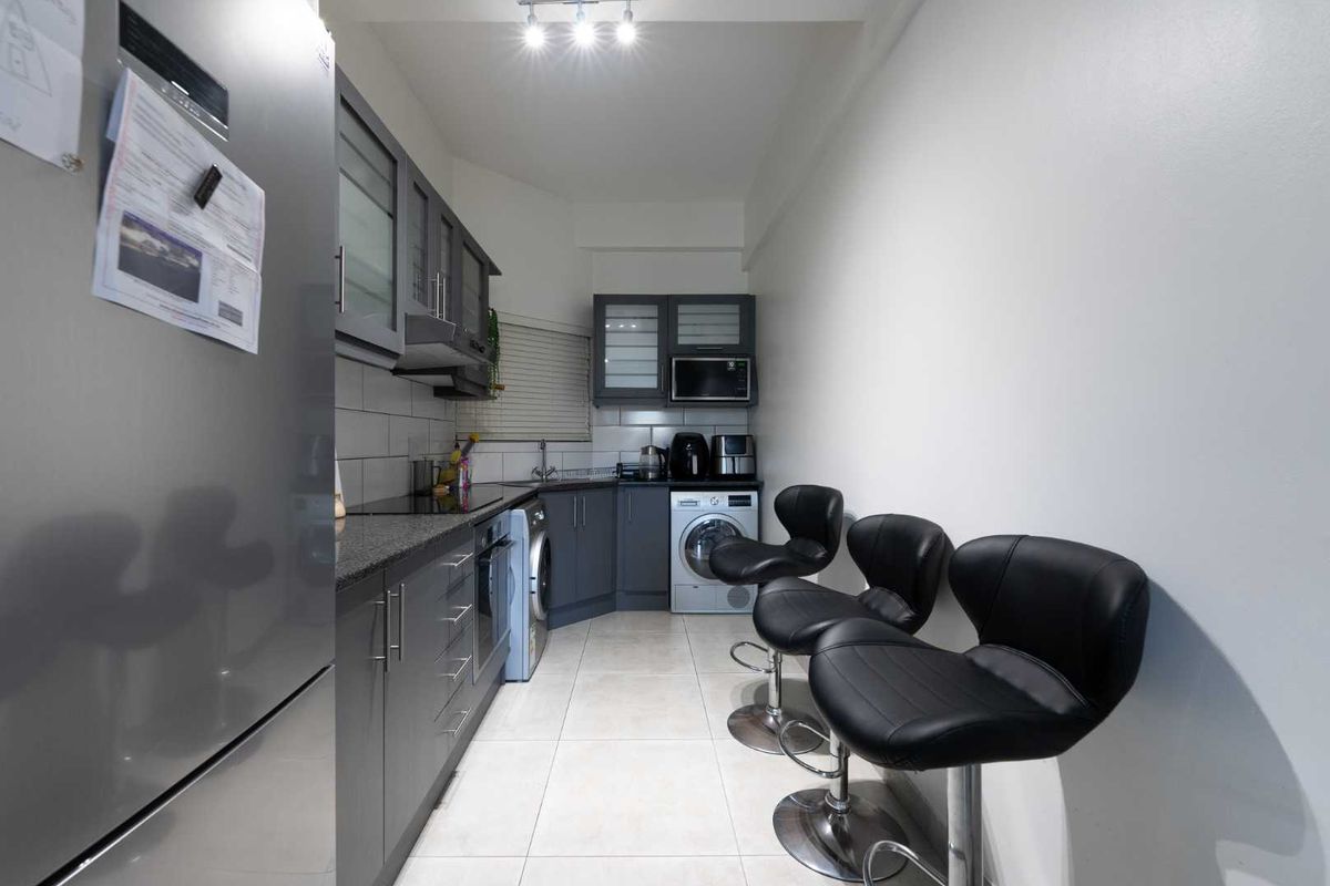 Fully Furnished, Fully Functional, Fully Lettable - Photo 5