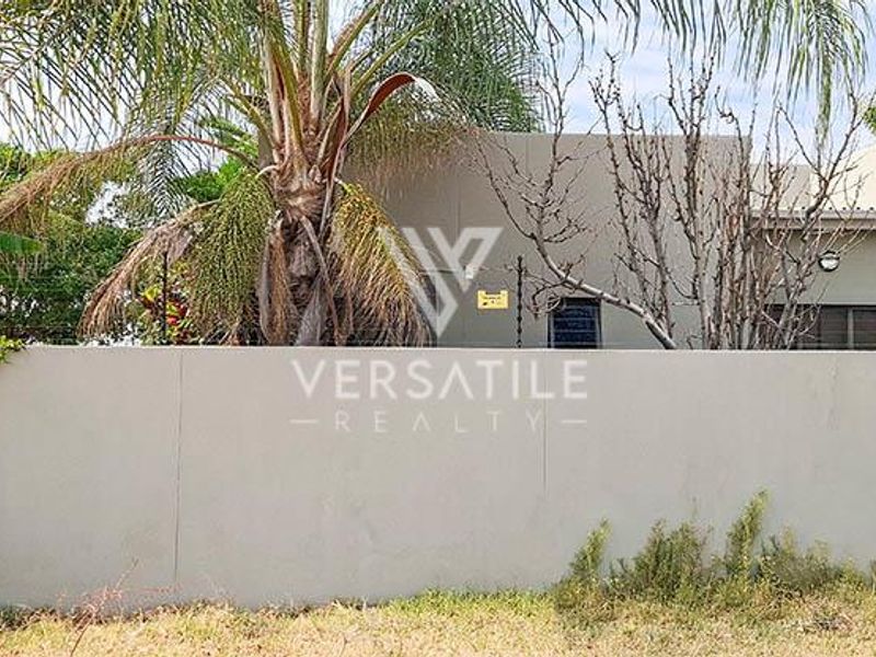 Exceptional Family Home with a Pool, Directly Across from Oshana Gymnasium. - Photo 3