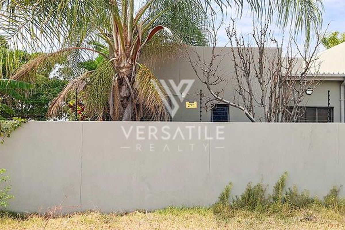 Exceptional Family Home with a Pool, Directly Across from Oshana Gymnasium. - Photo 3