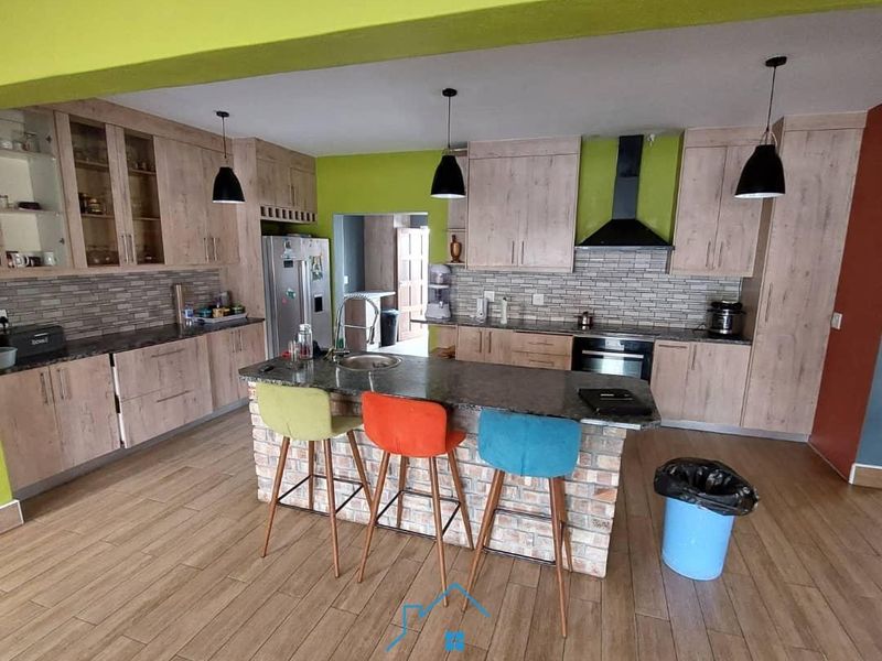 Spacious 4-Bedroom Family Home with Modern Comfort, Classic Charm & Prime Coastal Living. - Photo 2