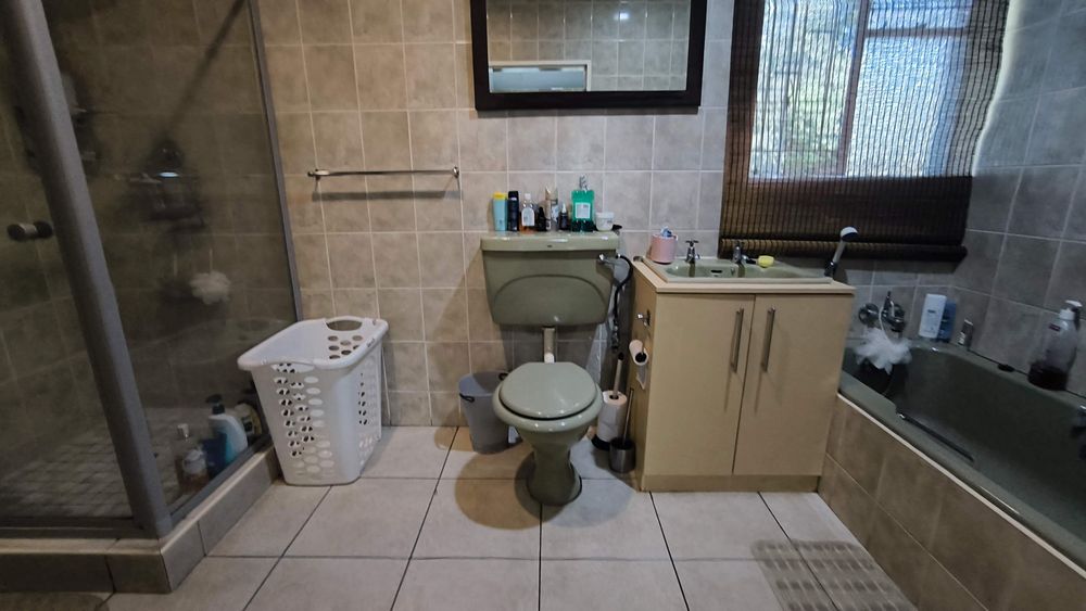 MES ( bathroom 2)