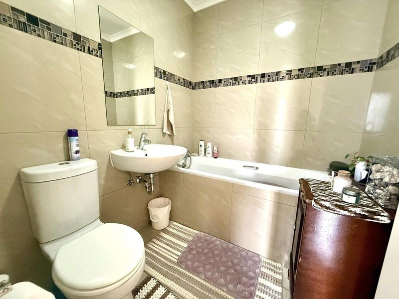 2 Bedroom Townhouse for Sale in Kleine Kuppe - Photo 9