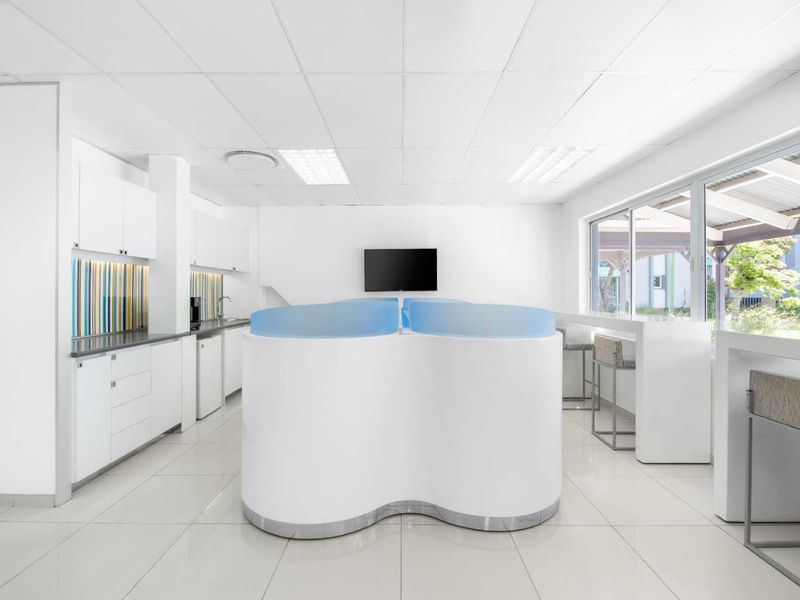 Flexible workspace in Regus East London - Photo 3