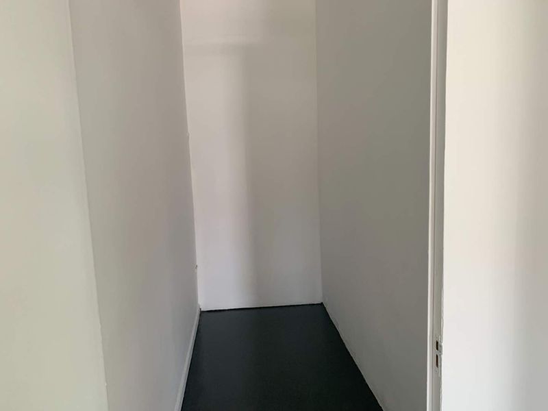 Prime Location: Office or Industrial Space for Lease - Photo 6