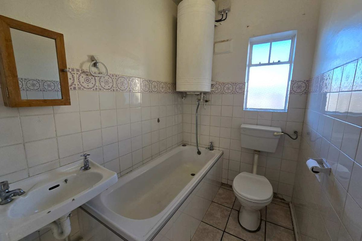 Lock-Up and Go Convenience - Photo 5