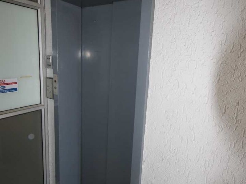 Spacious Office Accommodation - Photo 2