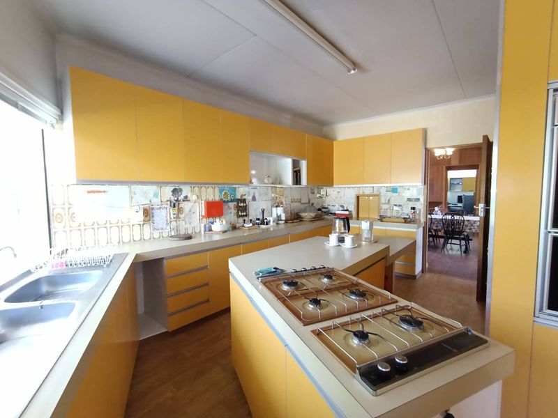 Exquisite House for sale in Klein Windhoek - Photo 9