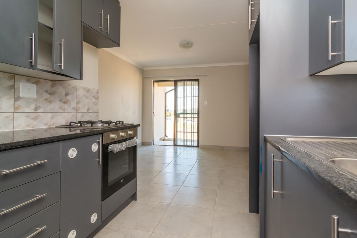 Introducing Your Dream Home in Kya Sands: Tailor-Made Elegance - Photo 4