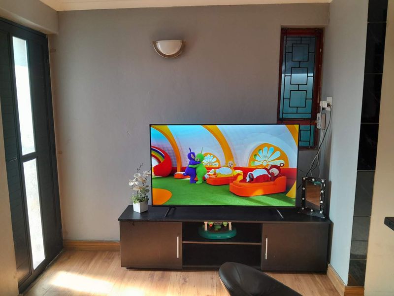 Beautiful face-brick 3-bedroom Home - Photo 4