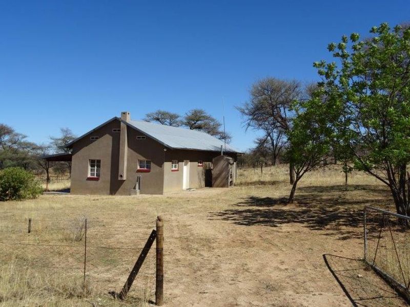 Farm for Sale – 5,500 ha in Otjizondjupa Region - Photo 7