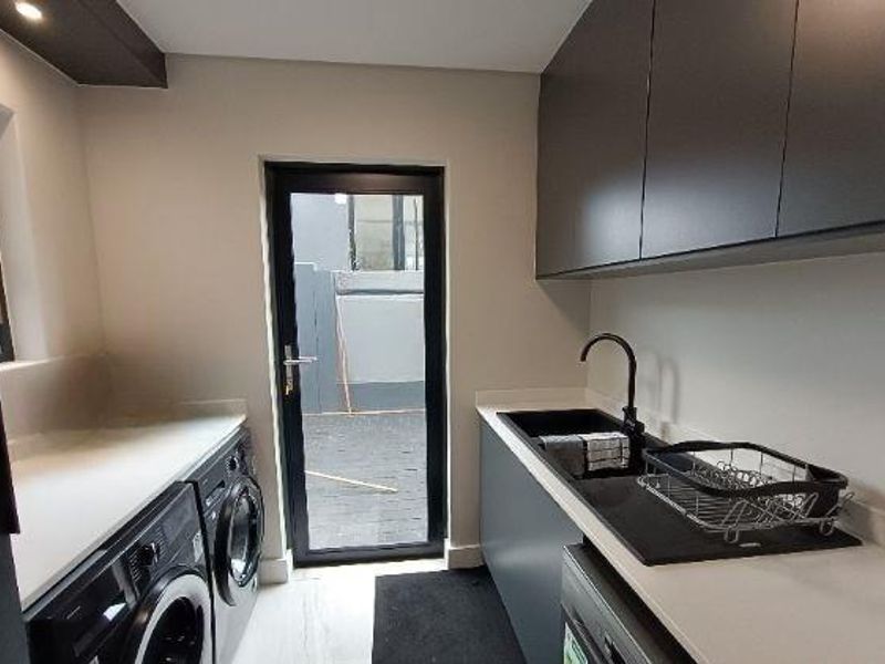 FOUNTAINBROOK ESTATE - MIDSTREAM - 4 BEDROOM HOUSE - Photo 7