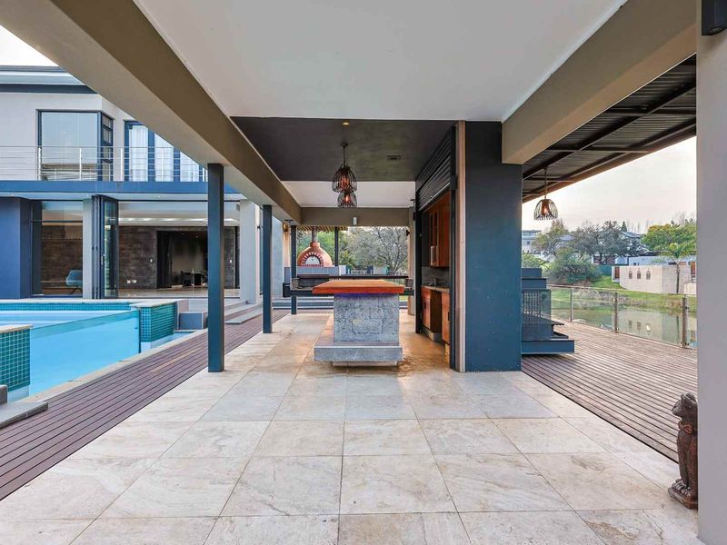 Modern Luxury Home for Sale - Photo 10