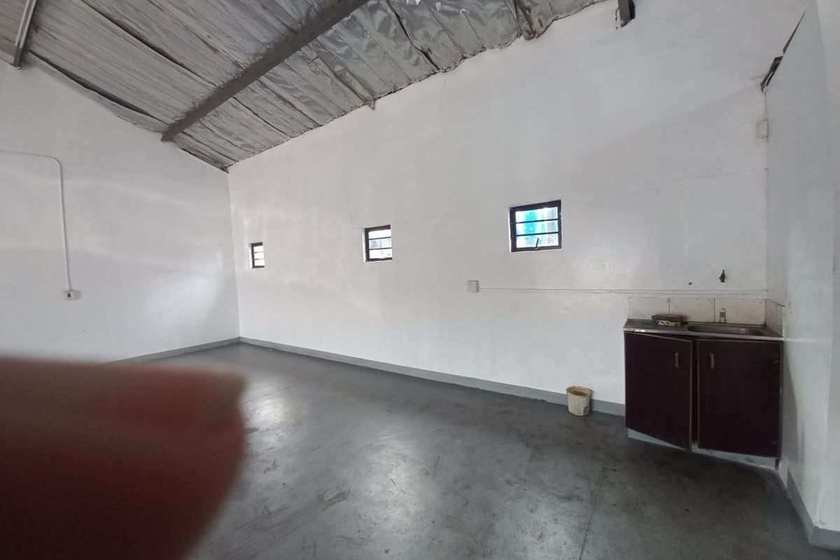 Position your business for success in this well-equipped industrial complex, designed to meet the demands of modern operations. - Photo 5