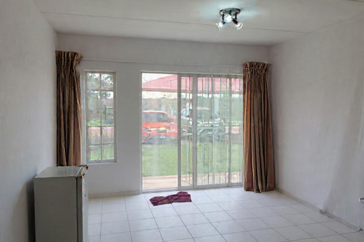 2 bedroom ground floor unit, walking distance from Eastrand Mall - investors+first time buyers! ideal property! - Photo 5