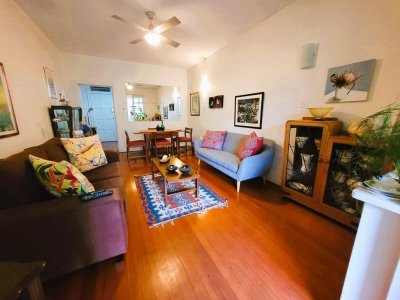 **Charming Flat in Upper Glenwood: Convenience Meets Comfort** - Photo 4