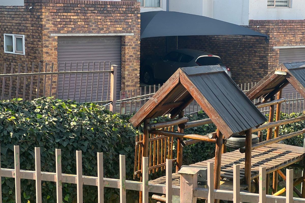 2 bed Townhouse with Modern Charm and Balcony Views - Photo 2