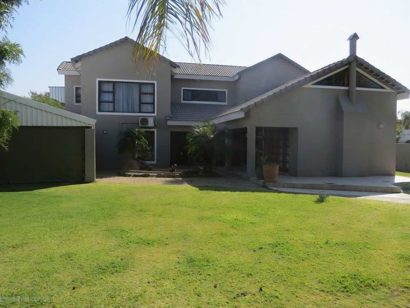 Spacious Double-Storey Home for Sale in the Heart of Okahandja – Perfect for Family Living & Entertaining! - Photo 1