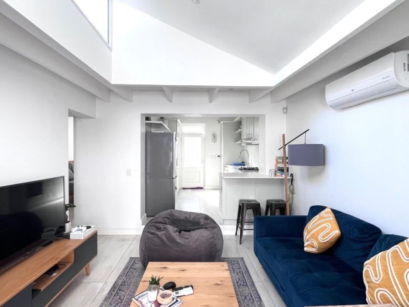 Renovated one bedroom house with garden - Photo 4