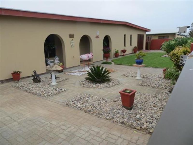 5 bedrooms House in Henties Bay - Photo 2