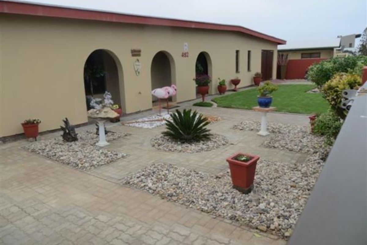 5 bedrooms House in Henties Bay - Photo 2