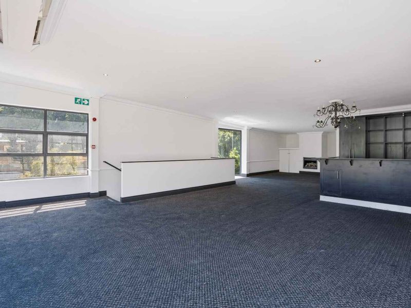 3 PRIME FLOORS TO LET IN GARDENS WITH PANORAMIC VIEWS - Photo 6