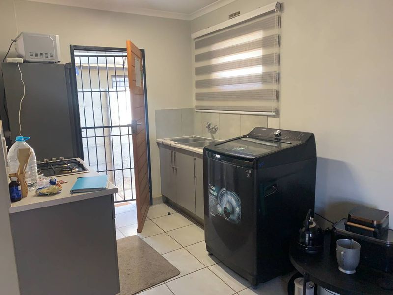 2-bedroom house in Protea Glen Ext 45 - Photo 4