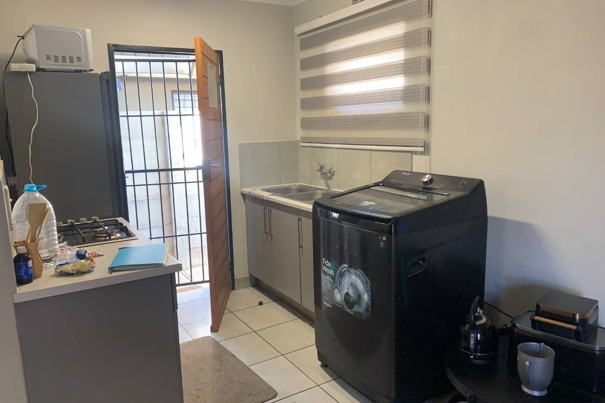 2-bedroom house in Protea Glen Ext 45 - Photo 4
