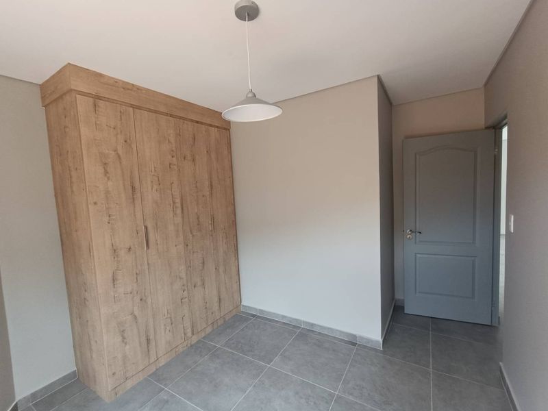 BRAND NEW 4 BEROOM HOUSE DIRECT FROM THE DEVELOPER - Photo 8