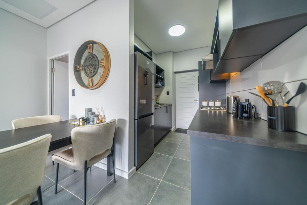 2 Bedroom Apartment - Photo 5