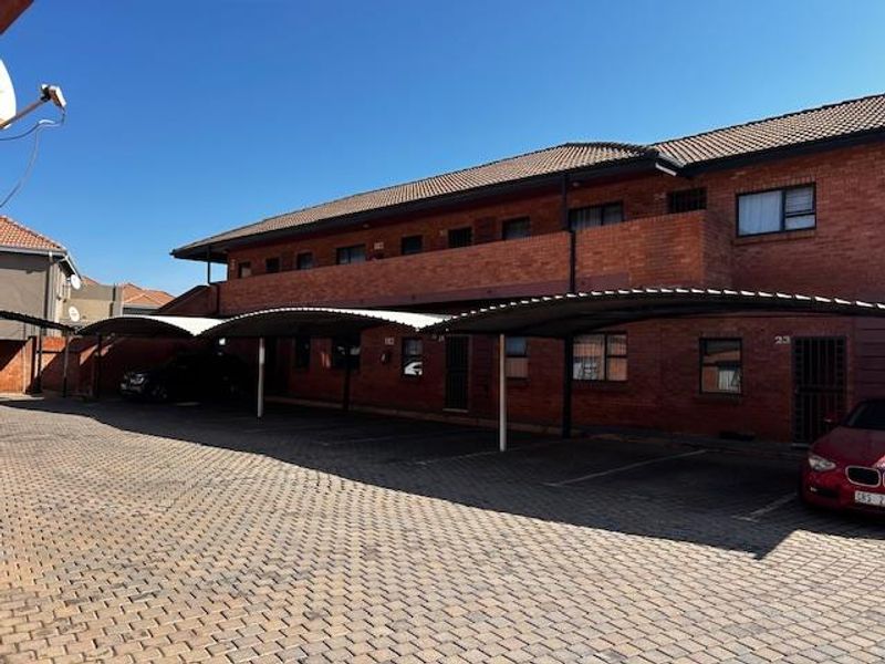 2 Bedroom first floor apartment for sale - Photo 2