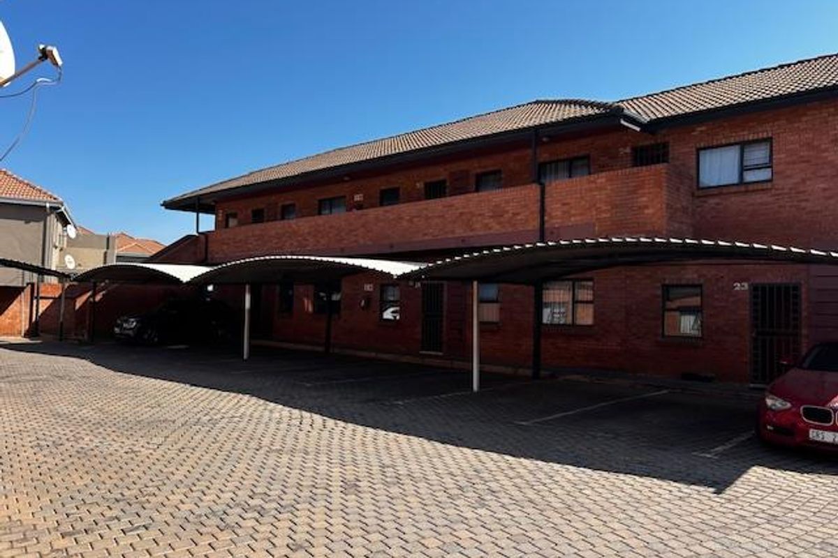 2 Bedroom first floor apartment for sale - Photo 2