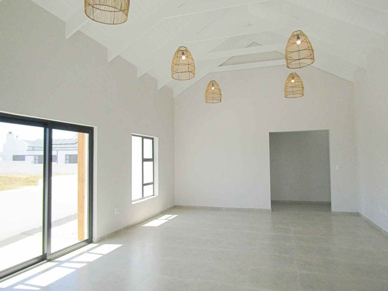 Newly build home designed for modern living - Photo 3