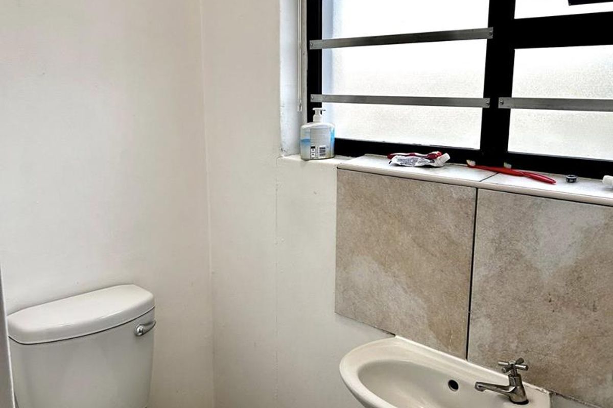 2 Bedroom Townhouse For Sale in Rocky Crest - Photo 3