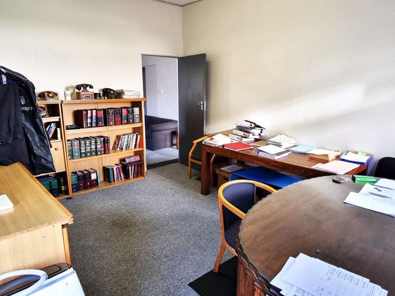 First Floor Office in Westlake Square - Photo 3