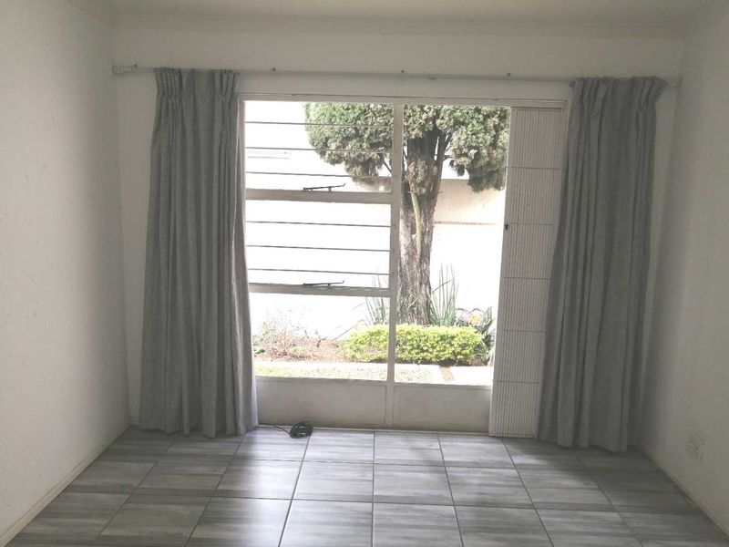 Lovely Unfurnished Unit in sought after Complex in Morningside - Photo 6