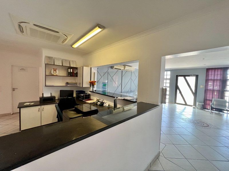 Business property FOR SALE - Photo 4