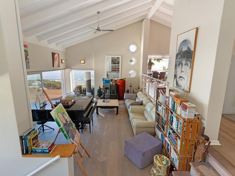 Set in a superior elevated location on Medburn Road - Photo 4