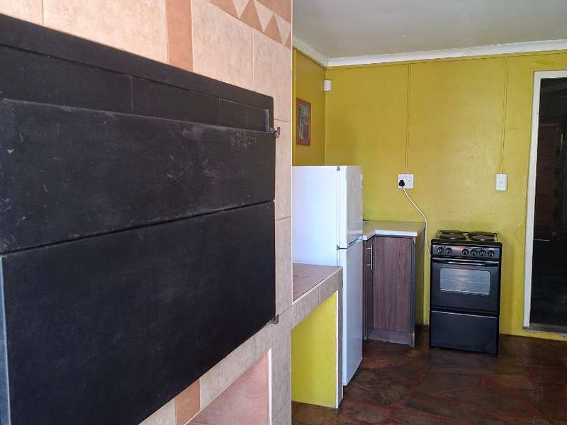 FOR SALE 🏡WELL-ESTABLISHED GUESTHOUSE - Photo 3
