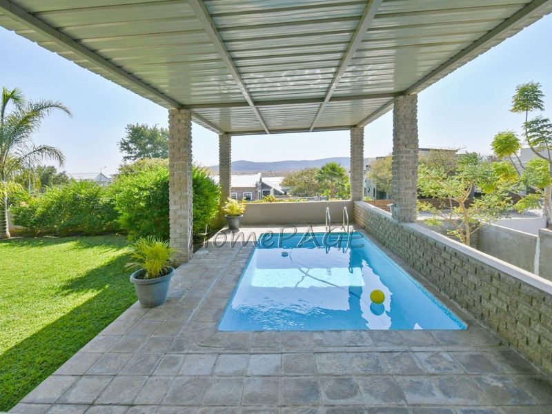 Ext 1, Outjo:  VERY NEAT, LOW MAINTENANCE 5 Bedr Home is for Sale - Photo 6