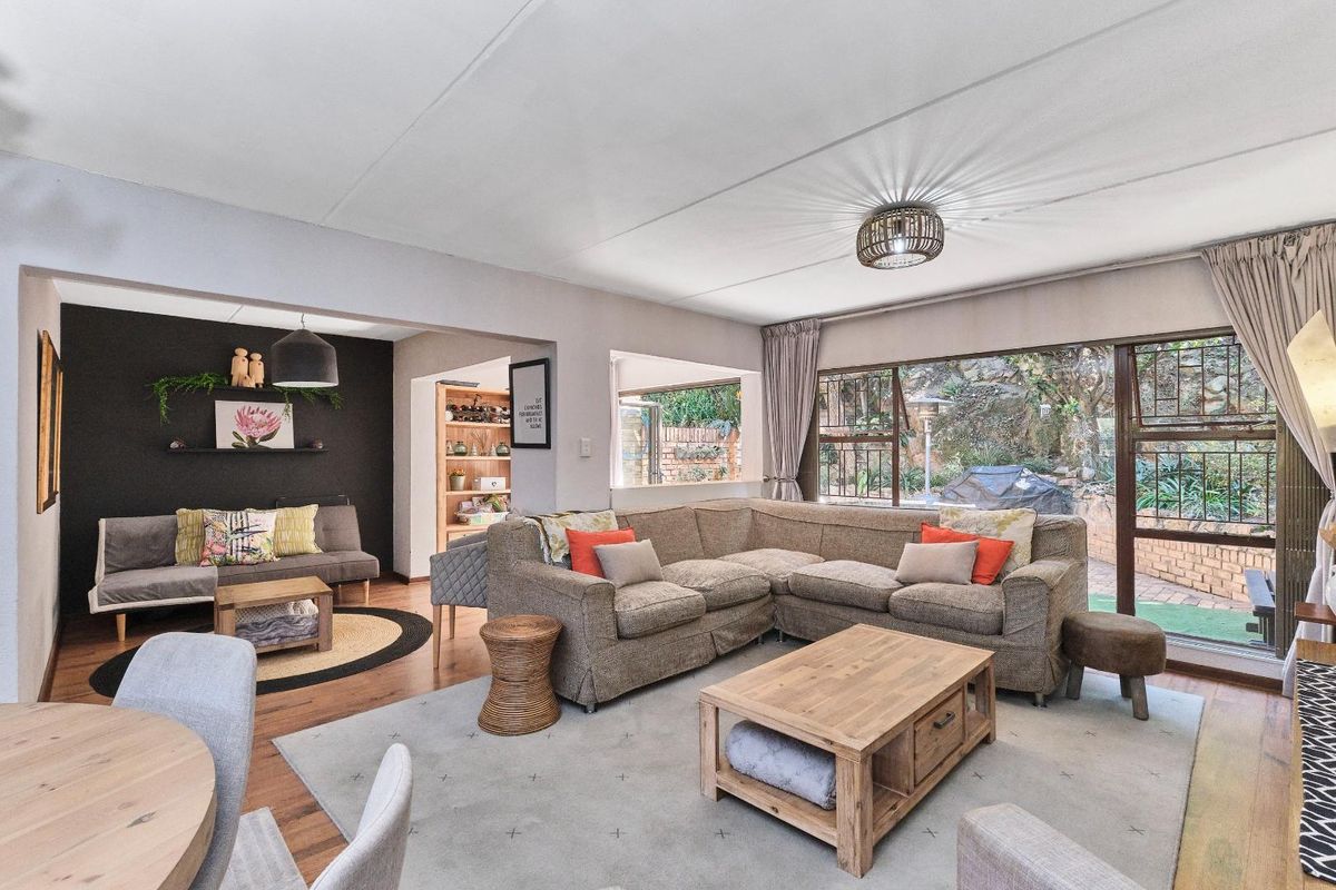 Fantastic property walking distance to the schools. - Photo 5