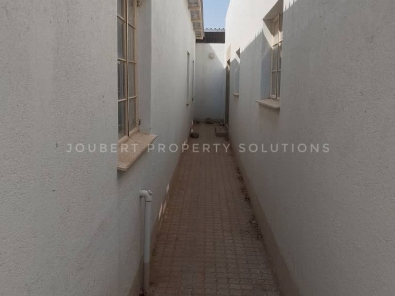 CLINIC / CONFERENCE / OFFICES FOR SALE IN MARIENTAL - NAMIBIA - Photo 8